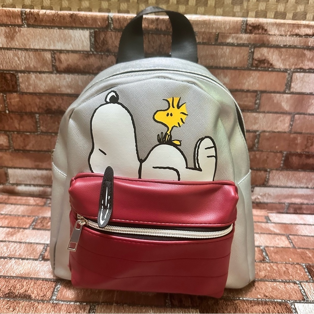 Snoopy and Woodstock Red Backpack - Picture 2 of 8